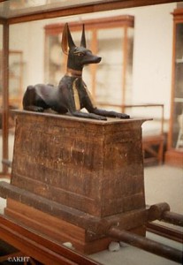 アヌビス神像の厨子