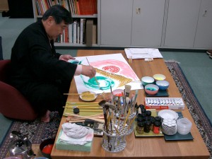 作画中の吉村先生