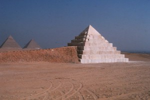 再現されたピラミッド
